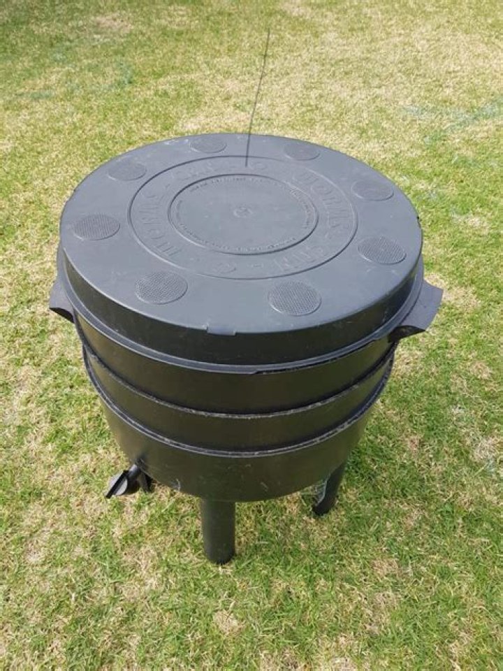 Can O Worms worm farm