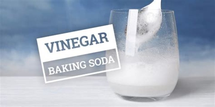 Can you mix vinegar and washing soda