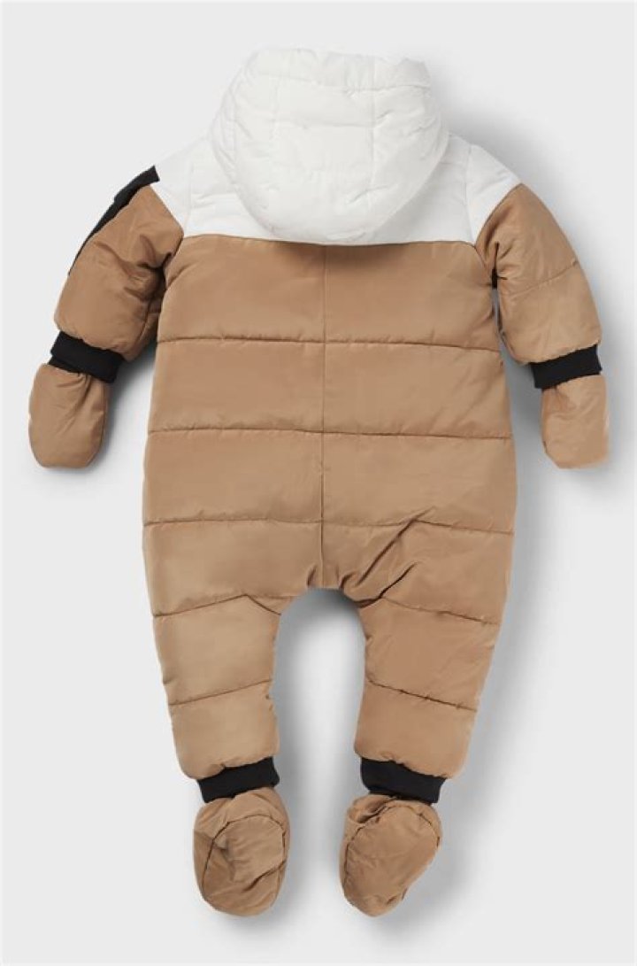Do babies need snowsuit