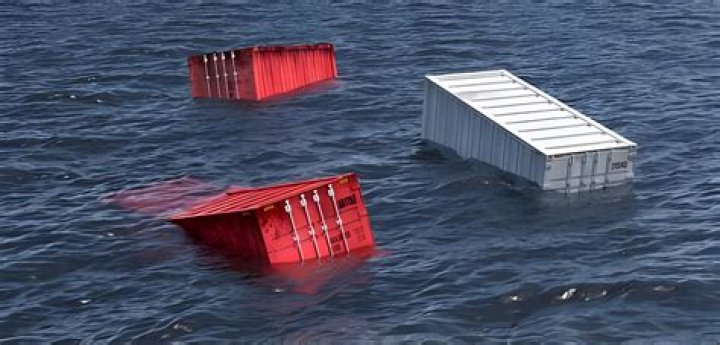 Do shipping containers float or sink