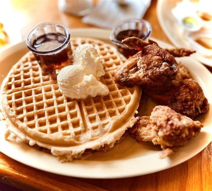 Does Roscoes Chicken and Waffles take EBT