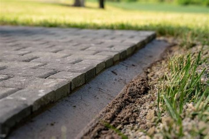 How do you cut edging bricks