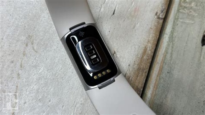 How does Fitbit Aria know which user