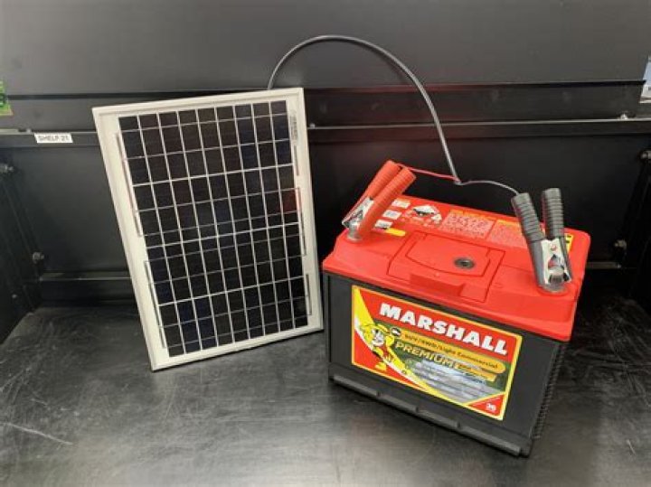 How long does it take to trickle charge an RV battery