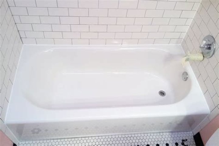 How much does a porcelain tub cost