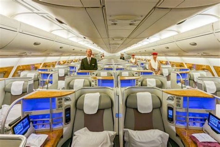 How much does Emirates business class cost