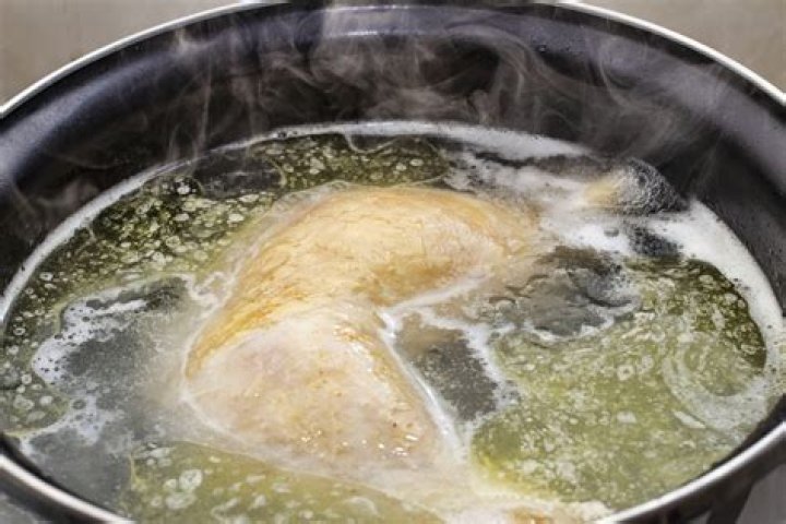 Is boiling chicken safe