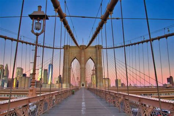 Is there a secret room in the Brooklyn Bridge