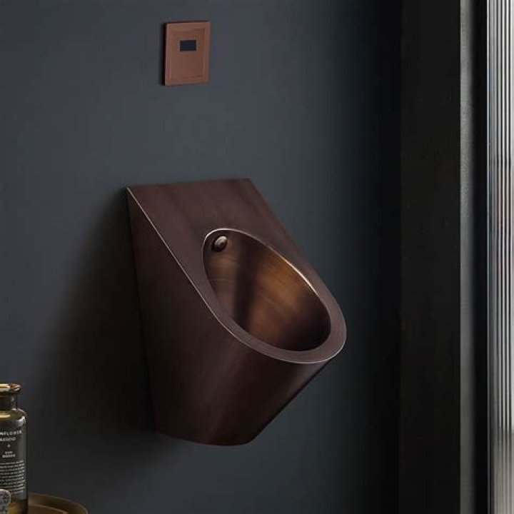 What is a washout urinal