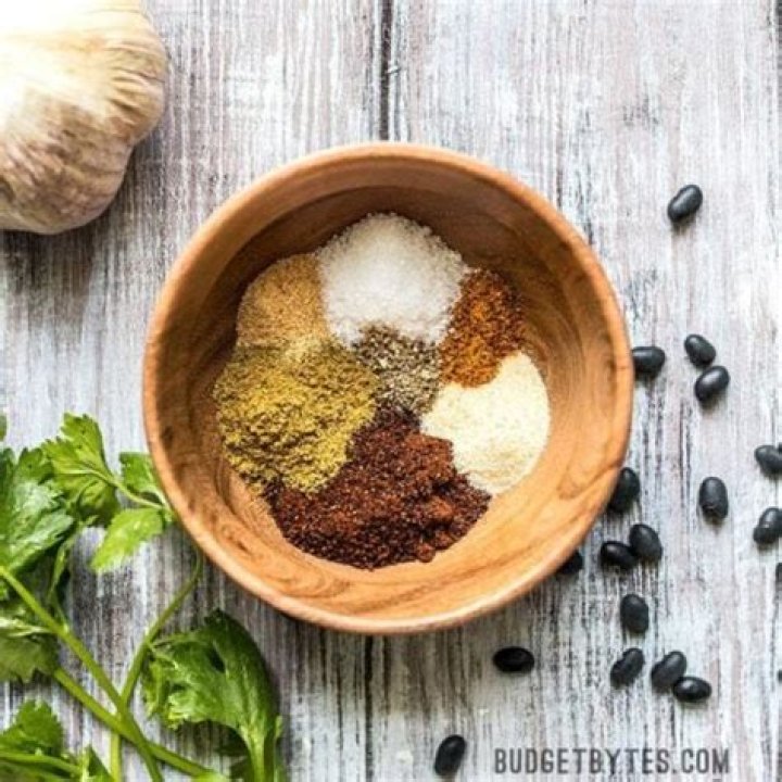 What is chili seasoning made of