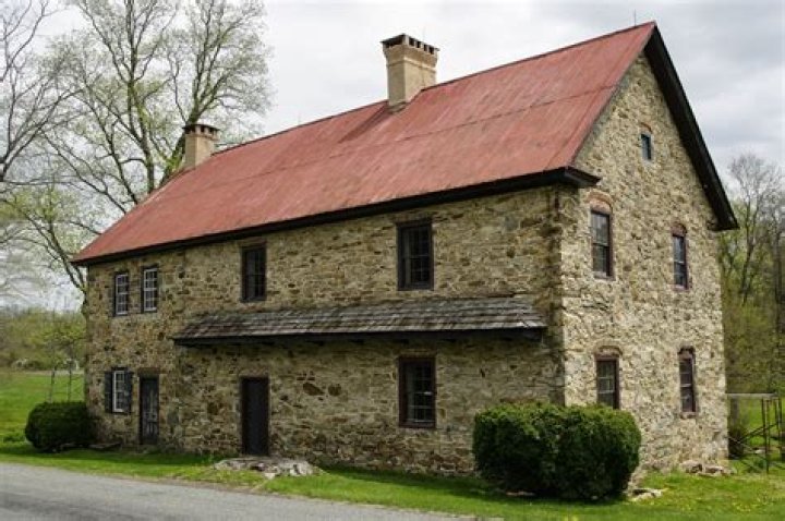 What were houses like in the 1700s