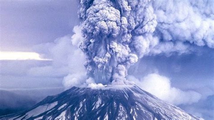 When was Mt Hoods last eruption