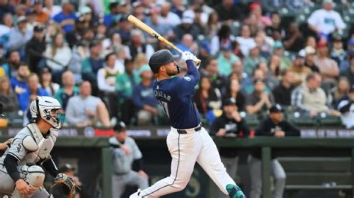 Why do golf drives travel much farther than major league home runs