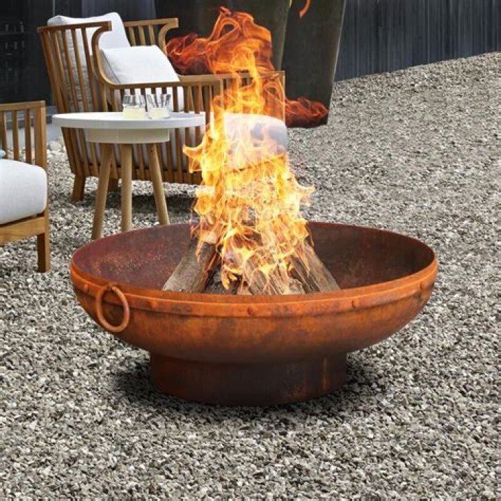 Will a steel fire pit rust